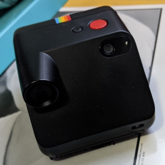 Polaroid Go instant film camera - Picture 5 of 6